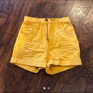 yellow mom shorts 🤩